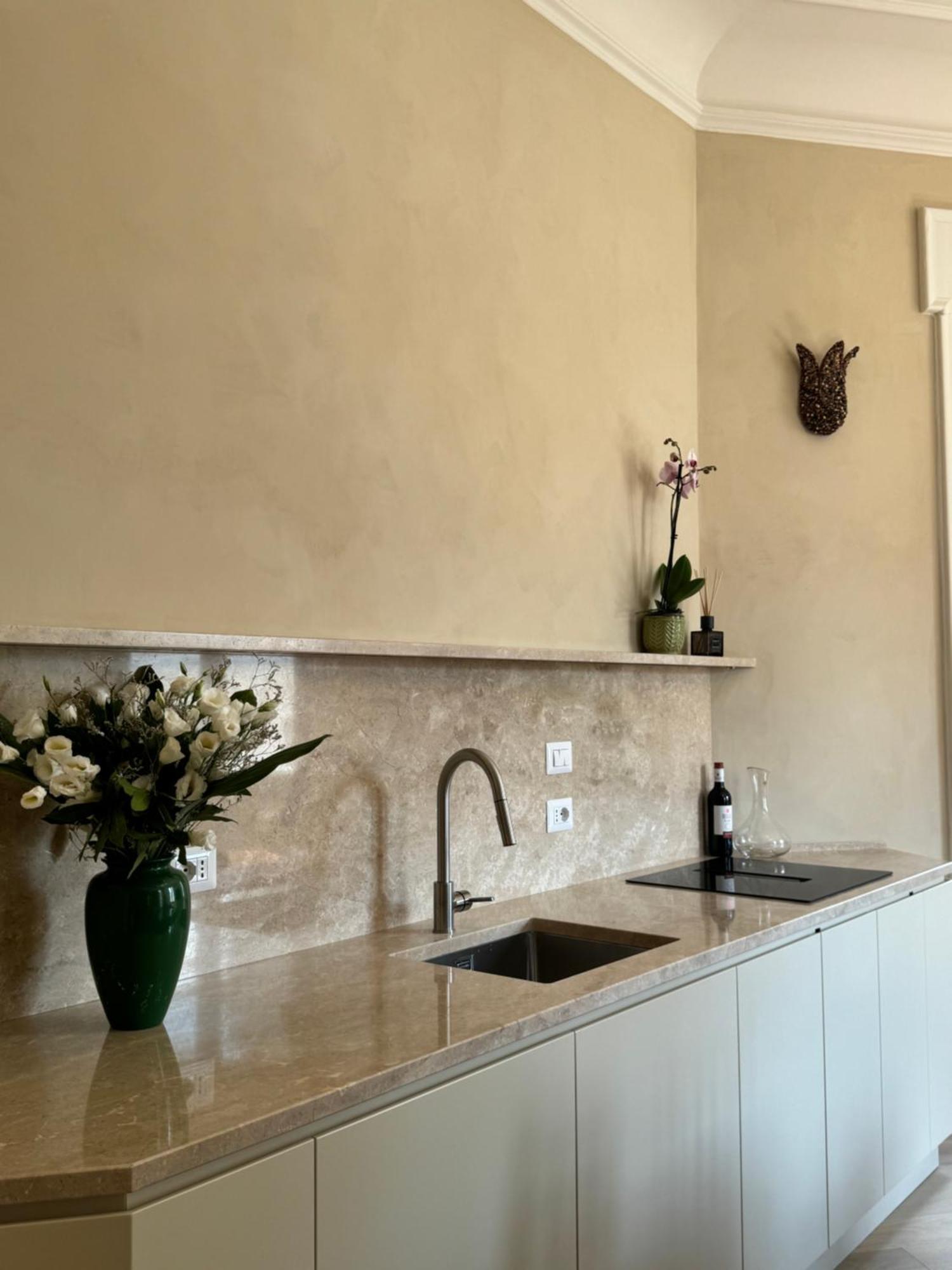 Elegante Con Terrazzo *